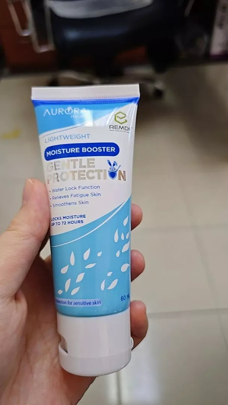 The Lightweight Moisture Booster tube